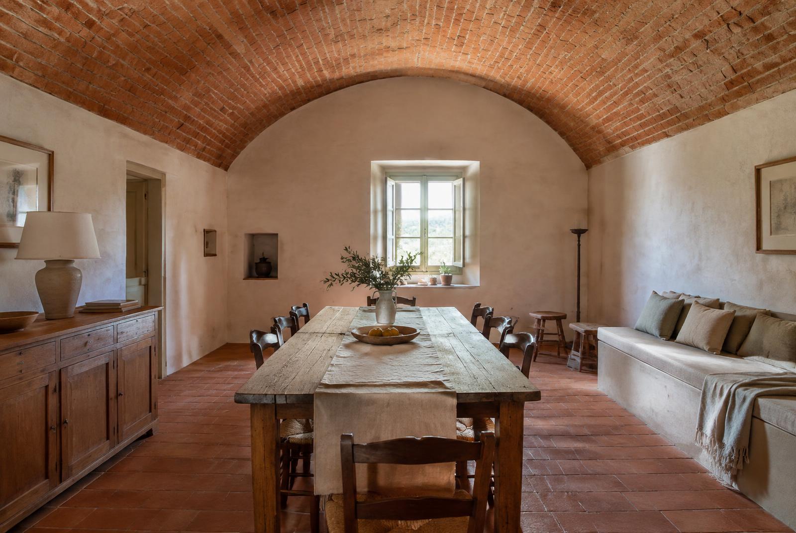 Interior com abóbada de tijolo